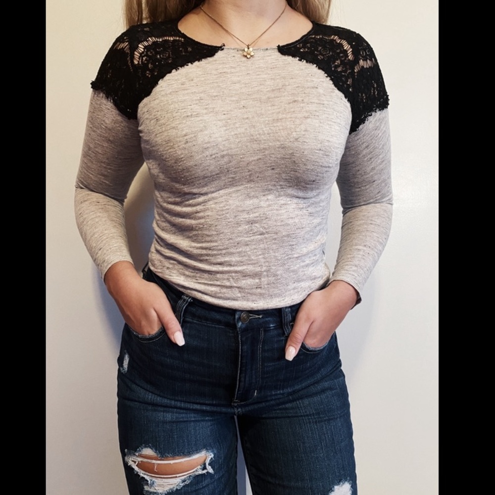 🖤ZARA lace shoulder long sleeved top  - size S